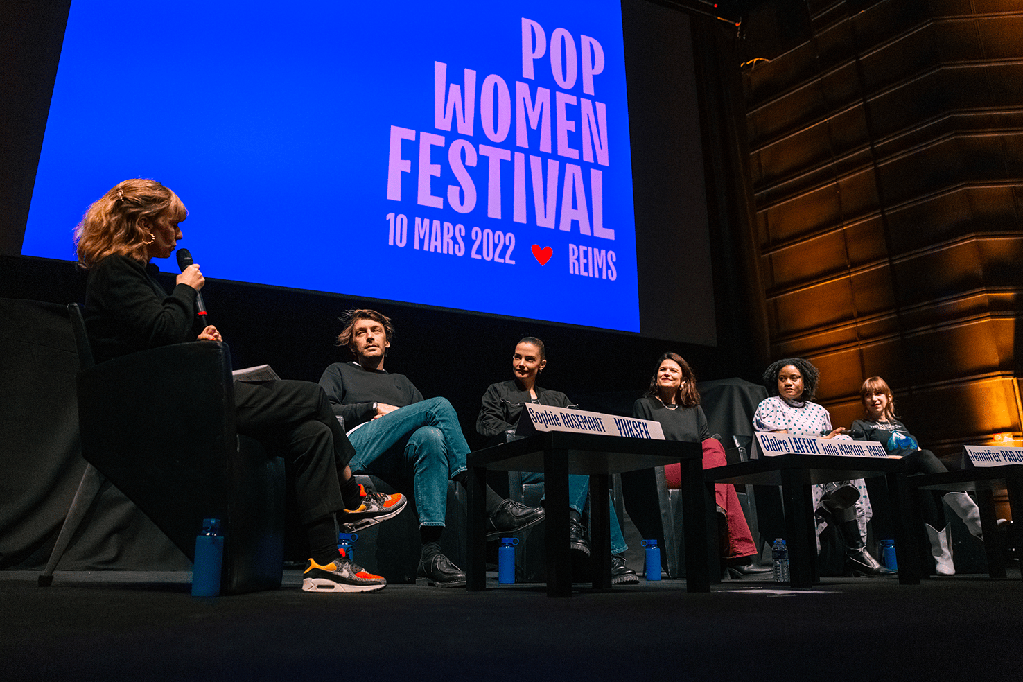 Portrait de Sophie Rosemont, Yuksek, Claire Laffut, Julie Mamou-Mani, Jennifer Padjemi et Pénélope Bagieu à la table ronde du Pop Women Festival 2022 par (c) Chloé Vollmer-Lo