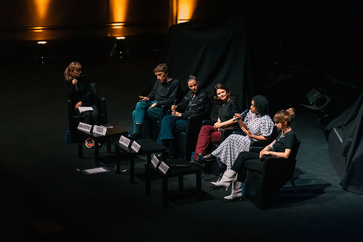 Portrait de Sophie Rosemont, Yuksek, Claire Laffut, Julie Mamou-Mani, Jennifer Padjemi et Pénélope Bagieu à la table ronde du Pop Women Festival 2022 par (c) Chloé Vollmer-Lo